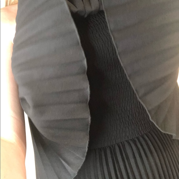 Altar’d State Off the Shoulder Pleated Maxi Black - Picture 4 of 6